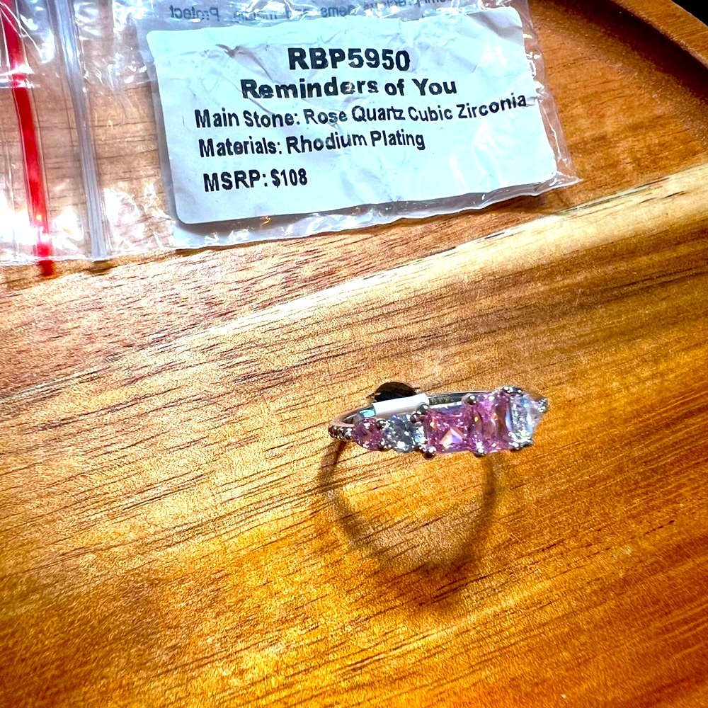 NWT Rose Quartz Ring (8)